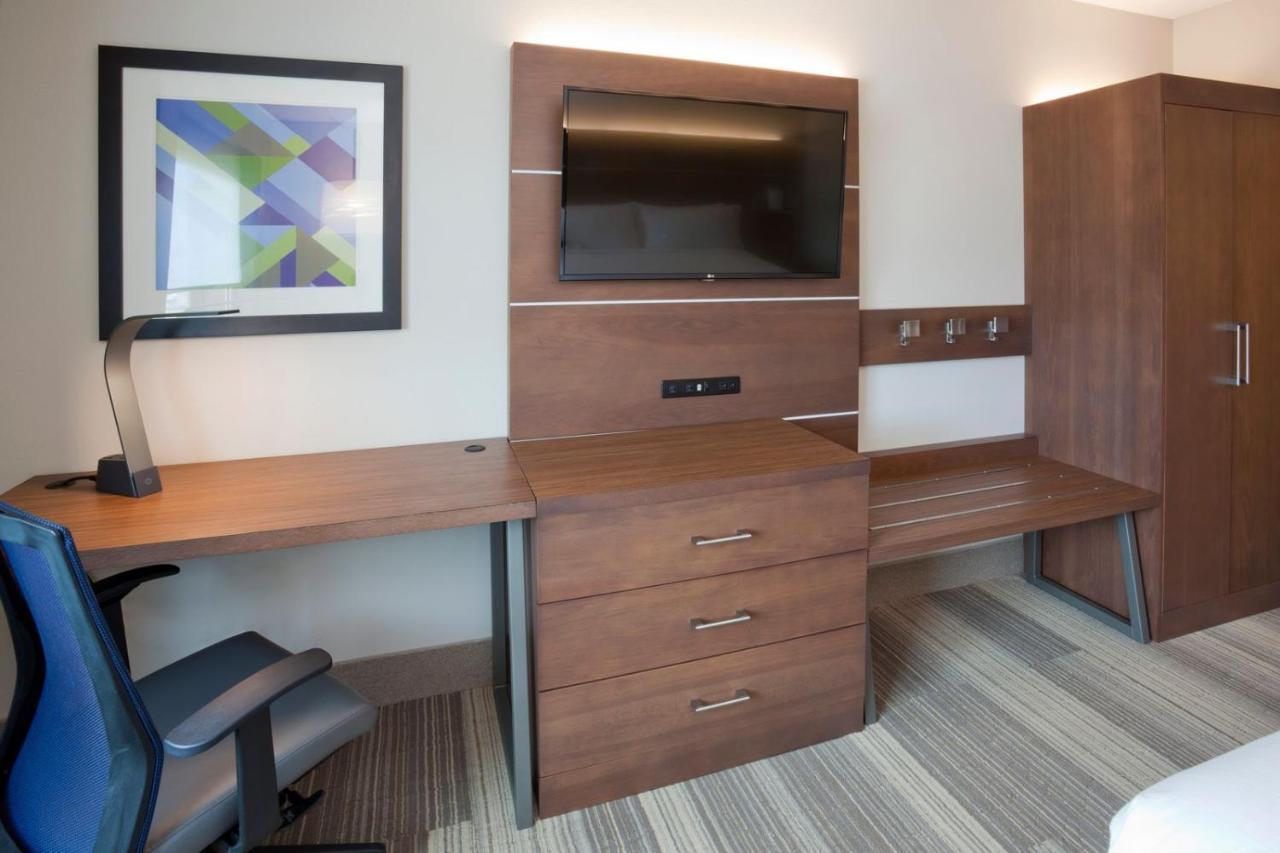 Holiday Inn Express Roseville-St. Paul By Ihg Exterior foto