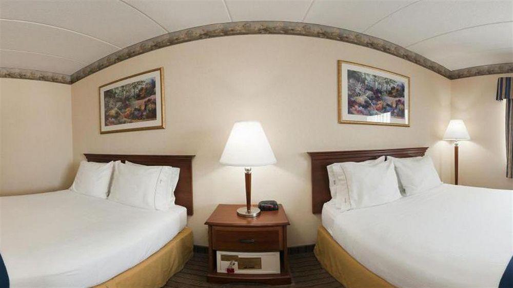 Holiday Inn Express Roseville-St. Paul By Ihg Exterior foto