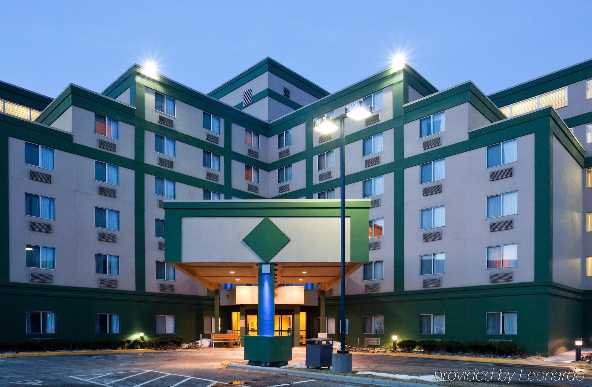 Holiday Inn Express Roseville-St. Paul By Ihg Exterior foto